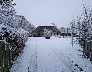 Ontdek de serene bosrijke omgeving van vakantiehuis DG2026 in Dieverbrug, Zuidwest Drenthe, ideaal voor natuurliefhebbers.