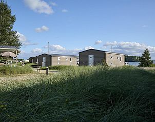 Zeilboot op het strand bij Strandhuisje | 4 Personen in Biddinghuizen, Flevoland