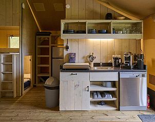 Volledig uitgeruste keuken in Medley Lodge, Biddinghuizen, Oostelijk Flevoland, Flevoland.