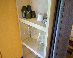 Keukenbenodigdheden in Safari Cottage, een vakantiehuis in Biddinghuizen, Oostelijk Flevoland.