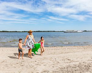 Strandplezier nabij Vakantiehuis Pavilion 6 in Biddinghuizen, ideaal voor gezinnen in Oostelijk Flevoland, Flevoland.