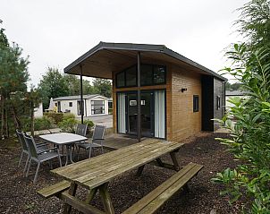 Chalet in Biddinghuizen met veranda in groene omgeving, Oostelijk Flevoland, Flevoland.