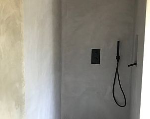 Minimalist shower in Holiday Home in Kraggenburg, perfect for a refreshing start to the day in Eastern Flevoland.