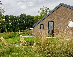 Genieen Sie die Ruhe und den Frieden im Ferienhaus in Kraggenburg, das im grnen Ost-Flevoland liegt, mit herrlichem Blick auf die Natur.