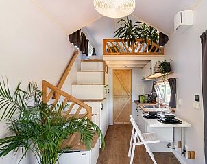 Verblijf 2202156 - Vakantiewoning Zuidelijk Flevoland - Vakantiehuis De Glamping - Gele Tiny House | 5p