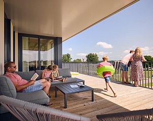 Geniet van het ruime terras bij Groepsaccommodatie 't Wolderwijd in Zeewolde, Zuidelijk Flevoland, ideaal voor ontspanning en familieplezier.