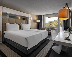 Tweepersoonskamer in WestCord Hotel Schylge, West-Terschelling met moderne inrichting.