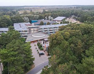 WestCord ApartHotel Boschrijck in West-Terschelling, omgeven door prachtige natuur.