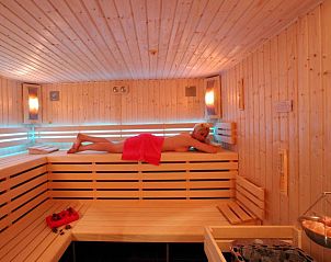 Ontspannende sauna in Hotel Bornholm, West-Terschelling, voor ultieme rust en ontspanning.