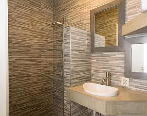 Stijlvolle douche in Hotel Buren, vakantiehuis op Terschelling