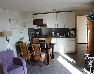 Open keuken en eetruimte in TS37 appartement West-Terschelling, Terschelling.