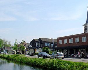 Fietsen door de prachtige natuur bij FR433 in Appelscha, Friese bossen, Friesland.