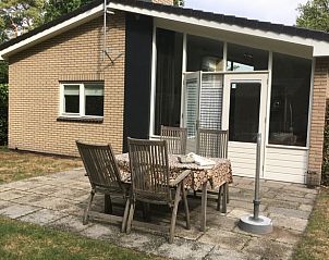 Geniet van de buitenruimte bij Vakantiehuisje in Appelscha, een charmant vakantiehuis in de Friese bossen van Friesland.
