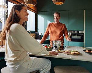 Moderne keuken in Unbrick One, vakantieaccommodatie in Appelscha, Friese bossen.