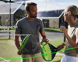 Padel faciliteiten bij Unbrick One, vakantieaccommodatie in Appelscha, Friese bossen.