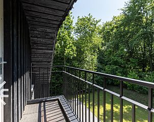 Slaapkamer met TV in vakantiehuis FR434, Noordwolde, Friese bossen, Friesland.