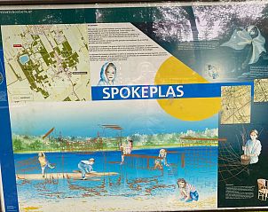 Eethoek met moderne inrichting in vakantiehuis FR439, Noordwolde, Friese bossen.