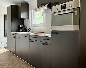 Moderne Kche im Ferienhaus in Oosterwolde, voll ausgestattet, Friesland.