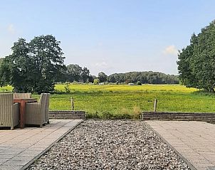 Blick von der Terrasse des Ferienhauses in Oosterwolde ber die friesischen Weiden.