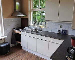 Kche mit Aussicht im Ferienhaus in Oosterwolde, ausgestattet mit allen Annehmlichkeiten.