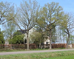 Ferienhaus in Oosterwolde in grner Umgebung, an einer ruhigen Strae gelegen.
