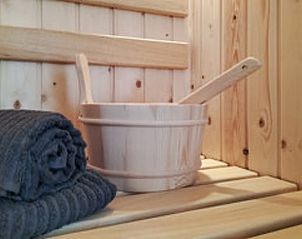 Gemtliches Wohnzimmer im modern eingerichteten Ferienhaus in Oosterwolde in den friesischen Wldern von Friesland.