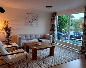 Schlafzimmer mit Einzelbett im Ferienhaus in Oosterwolde, Ferienhaus Friesland.