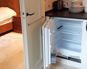 Praktische kitchenette in Huisje in Boijl, vakantieverblijf in Friesland.