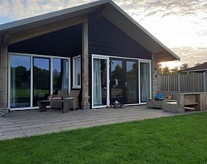 Terras van Huisje in Boijl, vakantieverblijf in de Friese bossen van Friesland.