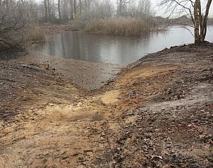 Rustieke vijver bij Huisje in Boijl, vakantiehuis in Friesland.