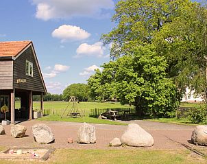 Gezellig vakantiehuis, Huisje in Boijl, omringd door natuur in de Friese bossen, Friesland, met speeltuin en terras.
