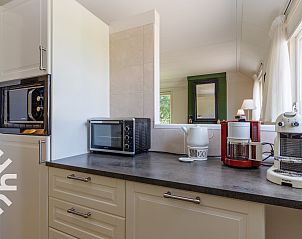 Keuken van vakantiehuis FR362 in Boijl, met moderne apparatuur, Friesland.