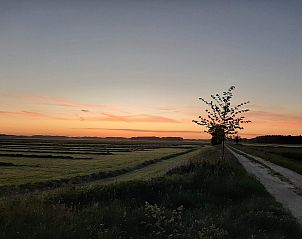 Adembenemende zonsondergang in de omgeving van vakantiehuis FR426, Boijl, Friesland.