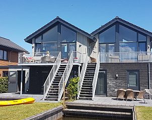 Verblijf 240444 • Vakantiewoning Friese elfsteden • Knus 6 persoons Havenhuis met eigen ligplaats 