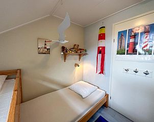 Licht ingerichte kinderkamer in Aquamarijn vakantiehuis in Stavoren, Friese elfsteden