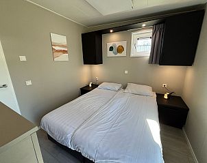Comfortabele slaapkamer in Chalet in Hindeloopen met moderne inrichting, Friesland.