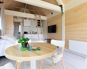 Eethoek in Vakantiehuis in Dokkum, ideaal voor gezellige maaltijden.