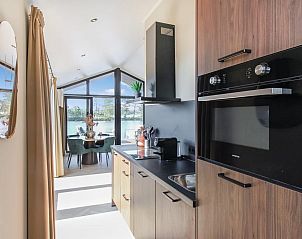 Verblijf 260139 - Bungalow Het Friese platteland - 4-persoons wellness lodge | 4B3