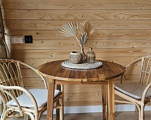 Gezellige eethoek in Vakantiehuis in Westergeest op het Friese platteland.