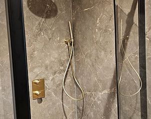 Moderne douche in Vakantiehuis in Westergeest op het Friese platteland.