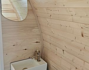 Stijlvolle wastafel in Vakantiehuis in Westergeest, Friesland.