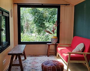 Gezellige zithoek in Huisje in Scherpenzeel, vakantiehuis op het Friese platteland.