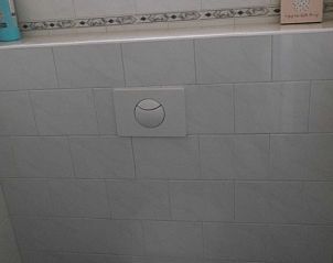 Stijlvolle badkamer in Vakantiehuisje in Poppenwier, Friese platteland, Friesland.