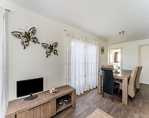 Verblijf 2612005 - Vakantiewoning Het Friese platteland - Luxe chalet 55 aan het water in Bantega met sloep 8 pax