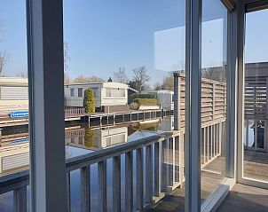 Verblijf 2612005 - Vakantiewoning Het Friese platteland - Luxe chalet 55 aan het water in Bantega met sloep 8 pax