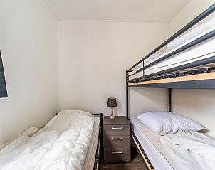 Verblijf 2612005 - Vakantiewoning Het Friese platteland - Luxe chalet 55 aan het water in Bantega met sloep 8 pax