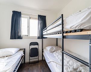 Verblijf 2612005 - Vakantiewoning Het Friese platteland - Luxe chalet 55 aan het water in Bantega met sloep 8 pax