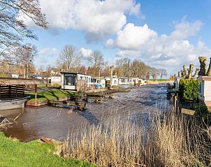 Verblijf 2612005 - Vakantiewoning Het Friese platteland - Luxe chalet 55 aan het water in Bantega met sloep 8 pax