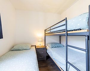 Tweede slaapkamer met stapelbed in Sluisje 55 chalet, Bantega, Friesland.
