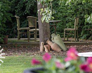 Slaapkamer met natuurlijk licht in vakantiehuis FR451, Bantega, Friesland.